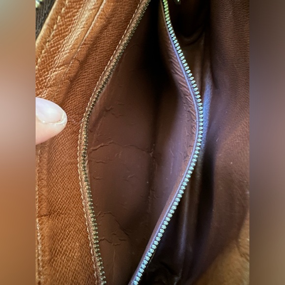 LOUIS VUITTON VINTAGE WRISTLET CLUTCH 🌟AUTHENTIC 🌟 - Picture 8 of 11